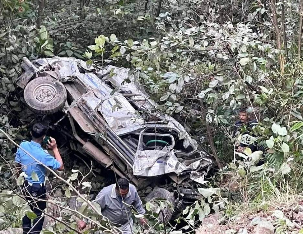 रामेछाप जिप दुर्घटनाः वडाध्यक्षसहित ५ जनाको मृत्यु