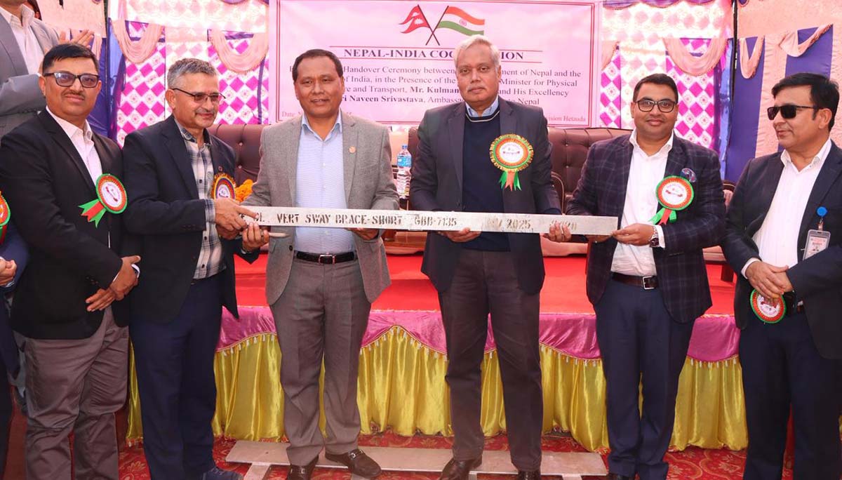 भारतले नेपाललाई दियो १० वटा बेलीब्रिज