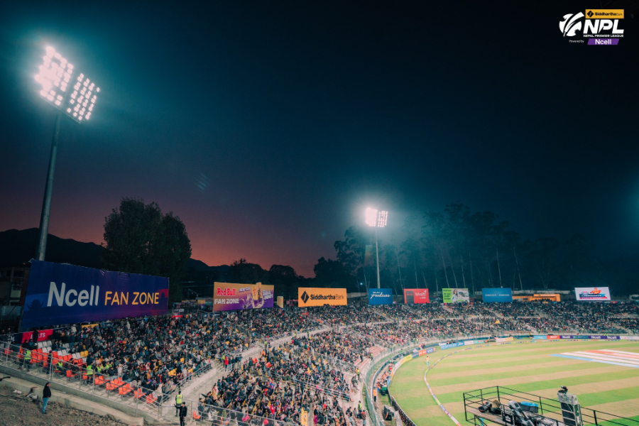 एनपिएलः दर्शकले भरिएको कीर्तिपुरस्थित त्रिवि क्रिकेट मैदान (फोटो फिचर)